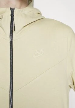 Nike Sportswear M Tech Fz Lghtwht - Trainingsvest - Team Gold -Heren Mode Boutique 10a1ecfcb1ad45788a1b664ff8e301d5