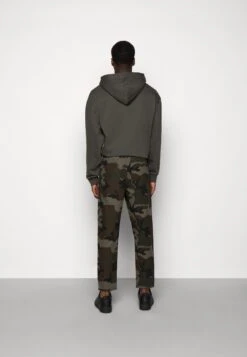 Only & Sons Onsdew Tap Pant - Chino - Olive Night -Heren Mode Boutique 1178b34b1c364ccfbf474d882c0f3db2