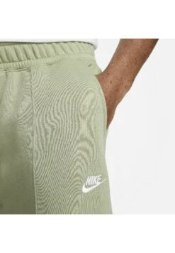 Nike Sportswear M Club Bb Cropped - Trainingsbroek - Oil Green White -Heren Mode Boutique 18022839b8b04e55b44a5634a70b1689