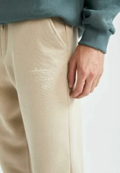 DeFacto Regular Fit - Trainingsbroek - Beige -Heren Mode Boutique 19bc869439a34dfdb3cb0b7d27671d72