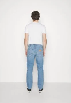 Wrangler Frontier - Straight Leg Jeans - Fly Away -Heren Mode Boutique 1e0ca10867d943ecaa319178763546a2