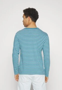 Wood Wood Longsleeve - Bright Blue/Off White -Heren Mode Boutique 1f0f5143c6084e968d31068cd94ee5cf