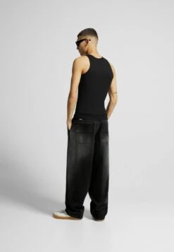 BERSHKA Faded-Effect Skater - Relaxed Fit Jeans - Black -Heren Mode Boutique 260a423f2b334868af93ea840b26cd64