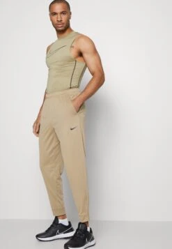 Nike Performance Totality Pant - Trainingsbroek - Khaki -Heren Mode Boutique 5091628517824933b36abb415d210cee