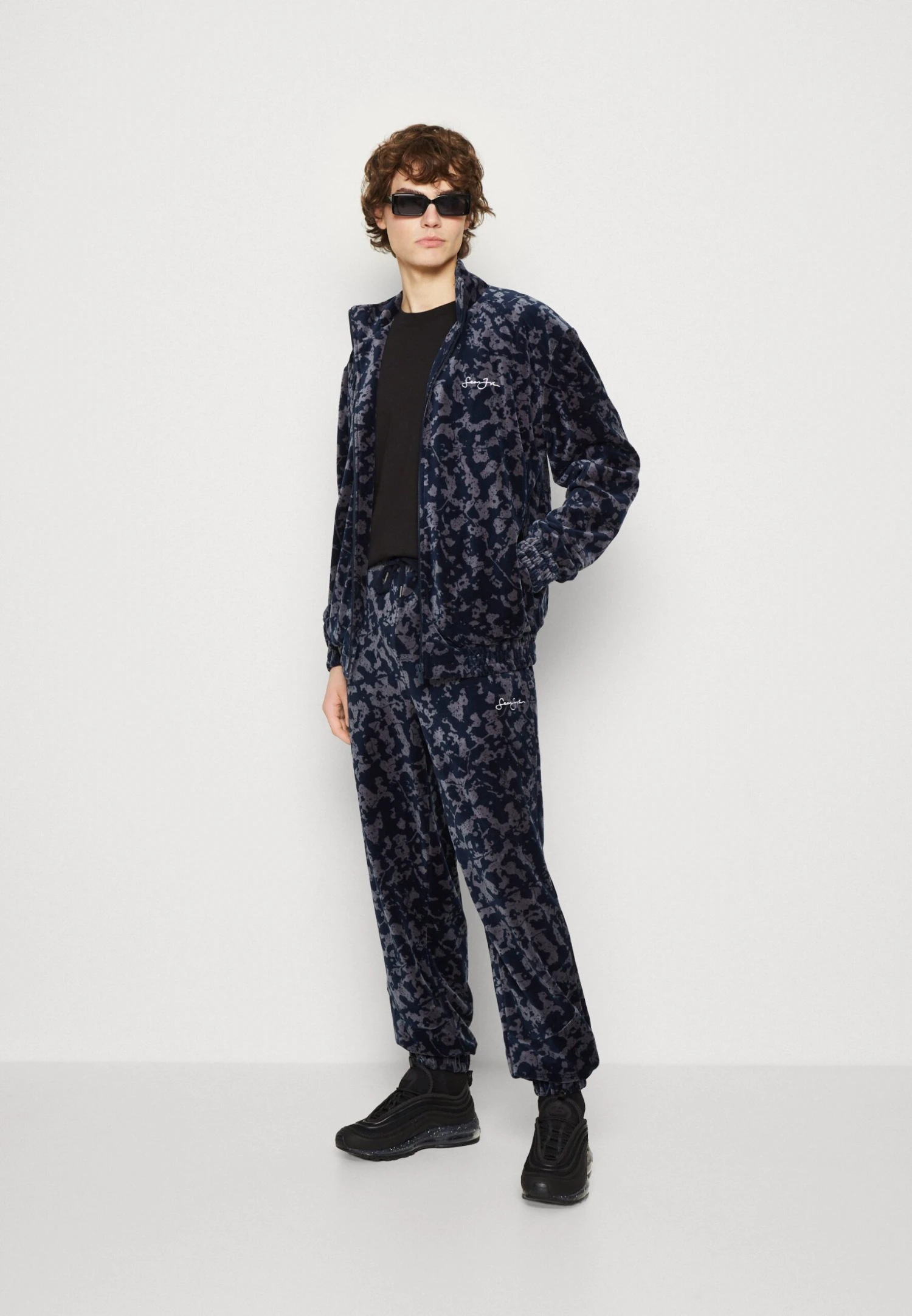 Sean John Script Logo Floral Camouflage Trackjacket - Trainingsvest - Blue 4 Sean John Script Logo Floral Camouflage Trackjacket - Trainingsvest - Blue - Afbeelding 2