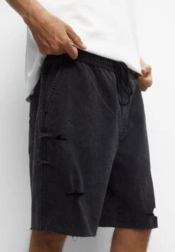 PULL & BEAR Ripped Bermuda- Jeansshort - Black -Heren Mode Boutique 6b0a6d734b3c48f0bbce3e872f27d0a6