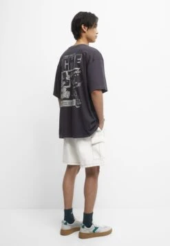 PULL & BEAR Looney Tunes - T-Shirt Print - Dark Grey -Heren Mode Boutique 78042e2a808a4adf9b0d5ea84711bc2a