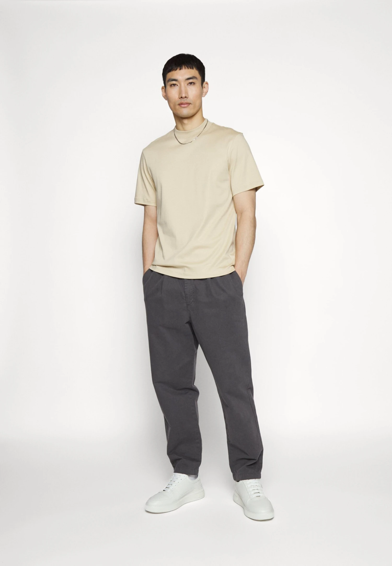 J.Lindeberg Ace Mock Neck - T-Shirt Basic - Safari Beige 7 J.Lindeberg Ace Mock Neck - T-Shirt Basic - Safari Beige - Afbeelding 5