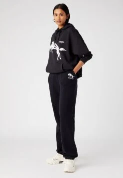 Wrangler Anni - Trainingsbroek - Black Beauty 11 Wrangler Anni - Trainingsbroek - Black Beauty -Heren Mode Boutique 7c1e2cd7aaca4e779cd6a49d380ae804