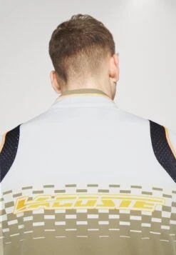 Lacoste Sport Tracksuit - Trainingspak - Blanc/Beige/Bleu/Orange 16 Lacoste Sport Tracksuit - Trainingspak - Blanc/Beige/Bleu/Orange -Heren Mode Boutique 7d9000c418d34856b07c0fec9a2952a2