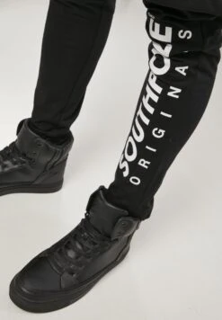 Southpole Trainingsbroek - Schwarz -Heren Mode Boutique 8f3cf349b46e4878942357576a42f90b