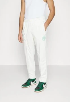 Nike Sportswear Trend Pant- Trainingsbroek - Sail 11 Nike Sportswear Trend Pant- Trainingsbroek - Sail -Heren Mode Boutique 8f7e1d3eb2454980a5c98b15cd71b9d5