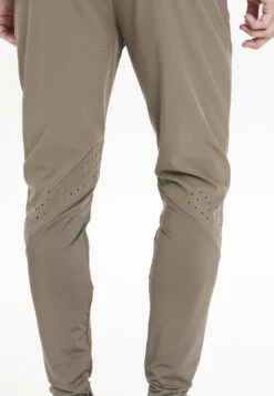 Virtus Trainings Blag Hyper Stretch- Trainingsbroek - Olive -Heren Mode Boutique 95e3243df30c47f097f4f3deca8862d3