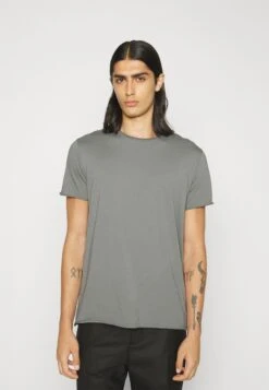 Filippa K Roll Neck - T-Shirt Basic - Smoke Gree 12 Filippa K Roll Neck - T-Shirt Basic - Smoke Gree -Heren Mode Boutique 98be601807c744c6801765b33a4c3320