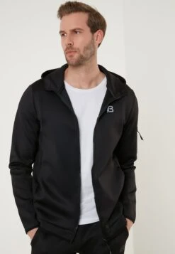 Trainingspak - Black 8 Trainingspak - Black -Heren Mode Boutique 9a0ec7e647f0447db5b05d5cf65000ca