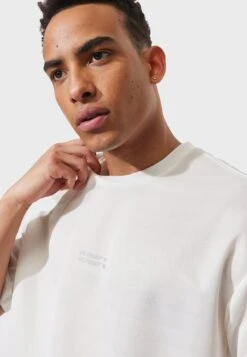 Loose Fit- T-Shirt Basic - White 11 Loose Fit- T-Shirt Basic - White -Heren Mode Boutique a4b25c3bc00441f5b541872280fbc156