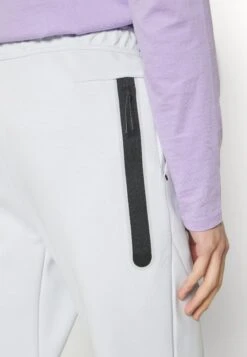 Nike Sportswear M Tch Flc S - Trainingsbroek - Pure Platinum -Heren Mode Boutique aba2f2fe5cd5430a8445d44b3e71c837