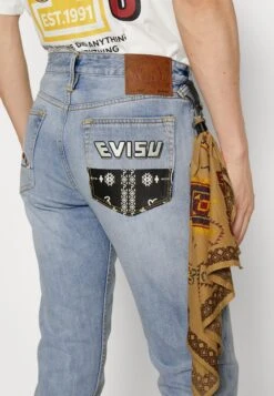 Evisu Nomadic Bandanna- Jeans Tapered Fit - Light Tone Indigo 11 Evisu Nomadic Bandanna- Jeans Tapered Fit - Light Tone Indigo -Heren Mode Boutique ad5724fd33034fe1af01f179db35ce71