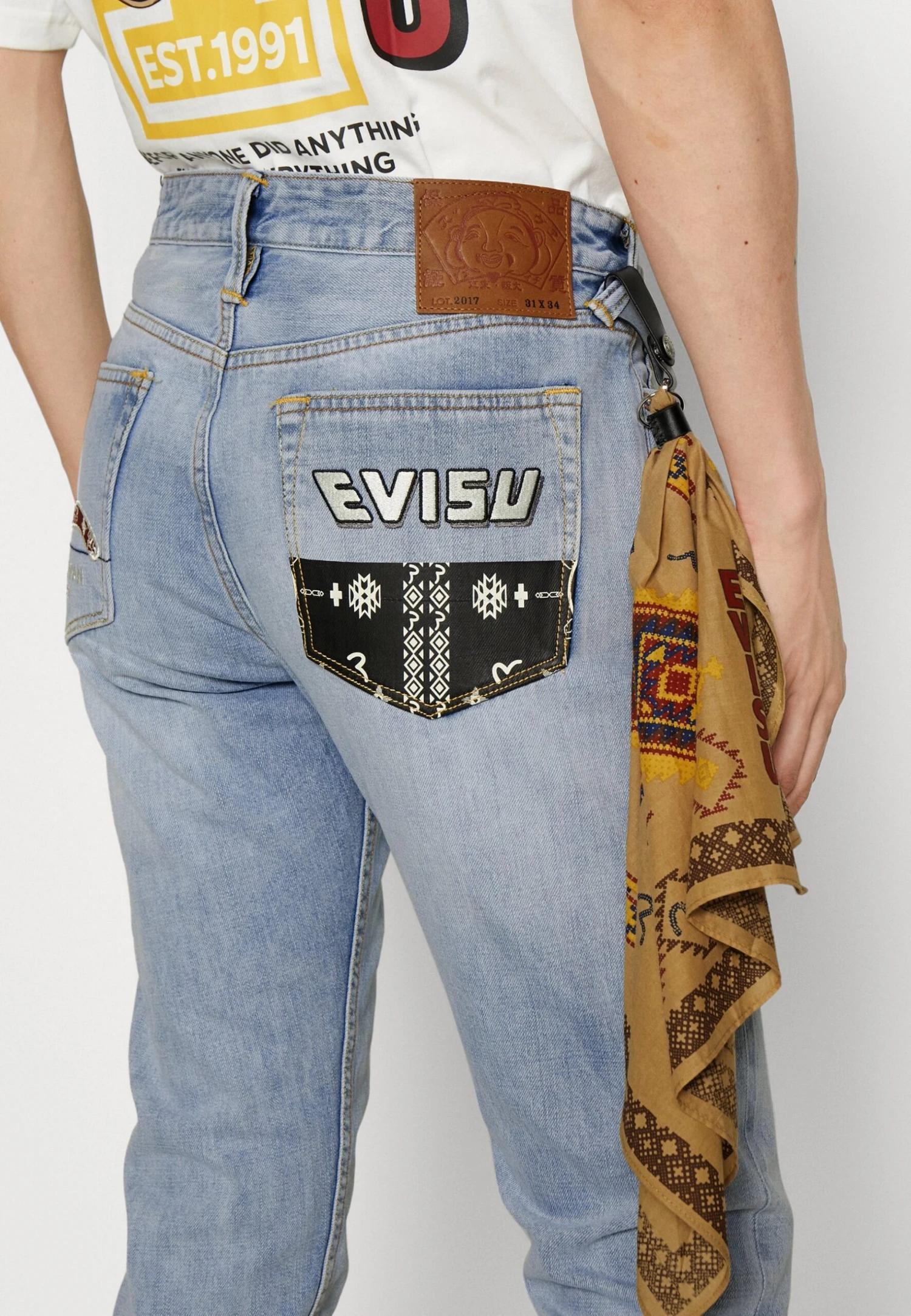 Evisu Nomadic Bandanna- Jeans Tapered Fit - Light Tone Indigo 7 Evisu Nomadic Bandanna- Jeans Tapered Fit - Light Tone Indigo - Afbeelding 5