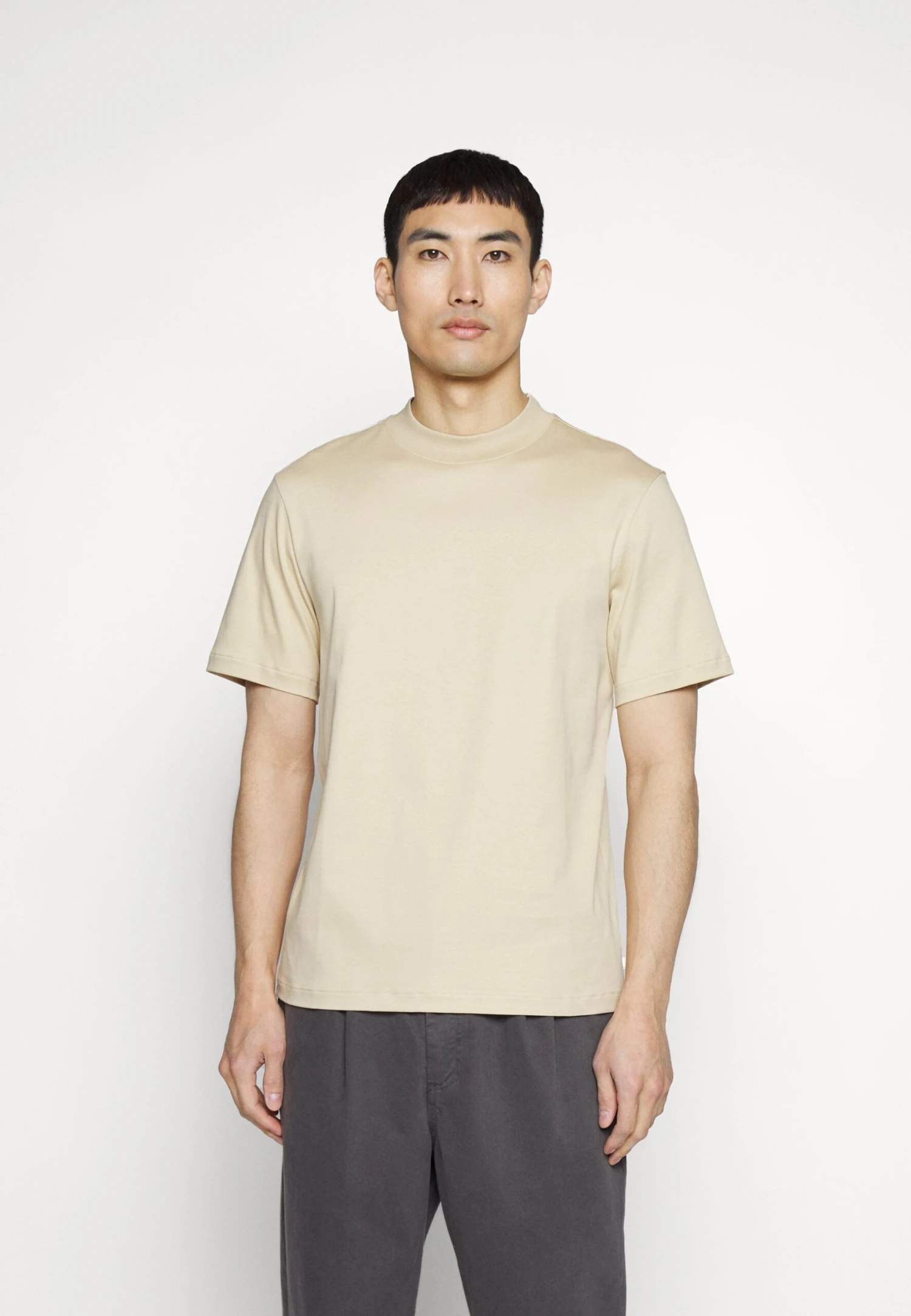 J.Lindeberg Ace Mock Neck - T-Shirt Basic - Safari Beige 5 J.Lindeberg Ace Mock Neck - T-Shirt Basic - Safari Beige - Afbeelding 3