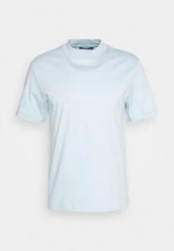J.Lindeberg Ace Mock Neck - T-Shirt Basic - Dream Blue 14 J.Lindeberg Ace Mock Neck - T-Shirt Basic - Dream Blue -Heren Mode Boutique d8bcd12a1df94961a3b2c378200927d1