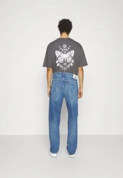 Calvin Klein Jeans Straight - Straight Leg Jeans - Denim Medium -Heren Mode Boutique e0f3696ac2774394bd0d00f3152793f7