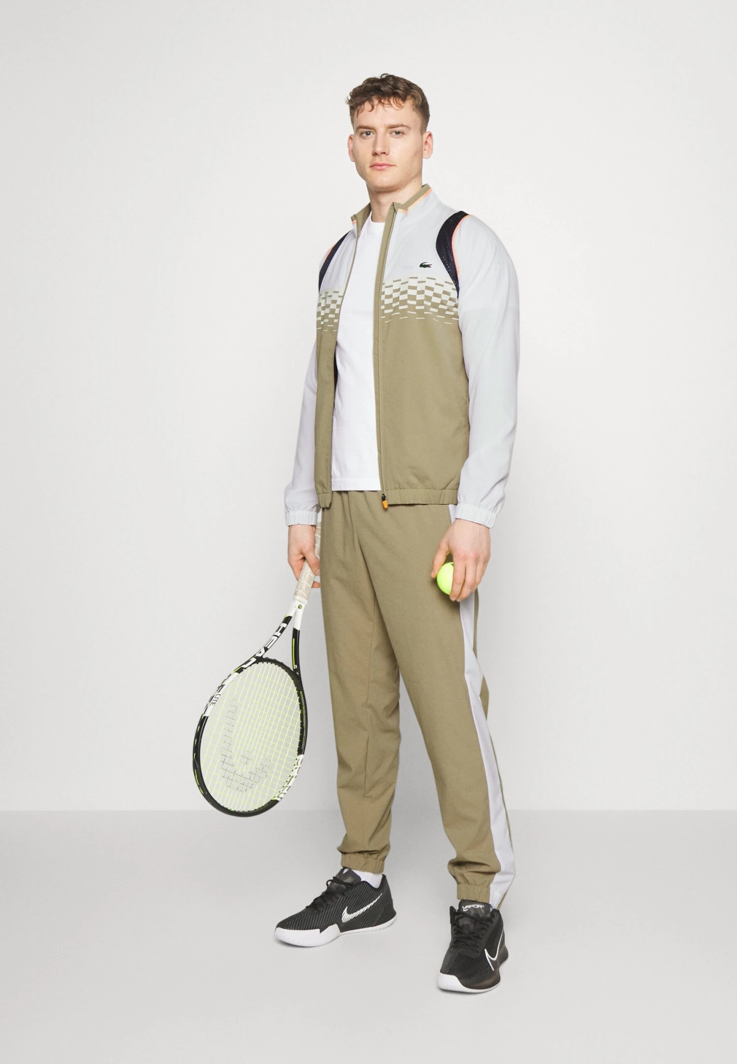 Lacoste Sport Tracksuit - Trainingspak - Blanc/Beige/Bleu/Orange 4 Lacoste Sport Tracksuit - Trainingspak - Blanc/Beige/Bleu/Orange - Afbeelding 2