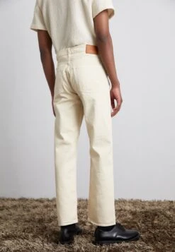 Sandro Regular- Relaxed Fit Jeans - Ecru