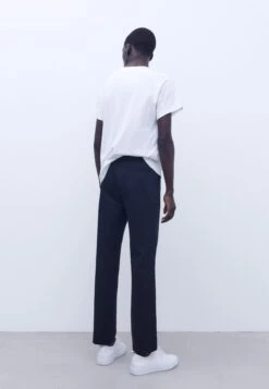 ADOLFO DOMINGUEZ Chino - Black -Heren Mode Boutique f59821c5d7984e3799ee17b7911453eb