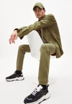 Armedangels Aadan Comfort - Trainingsbroek - Oliva -Heren Mode Boutique f5ef92713b4c46ac99e7c0bb206c63d0